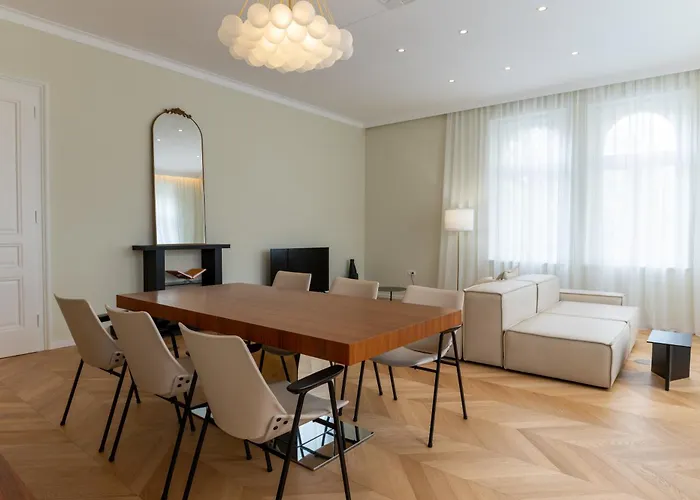 Elizabeth - Grand Family Slovenj Gradec