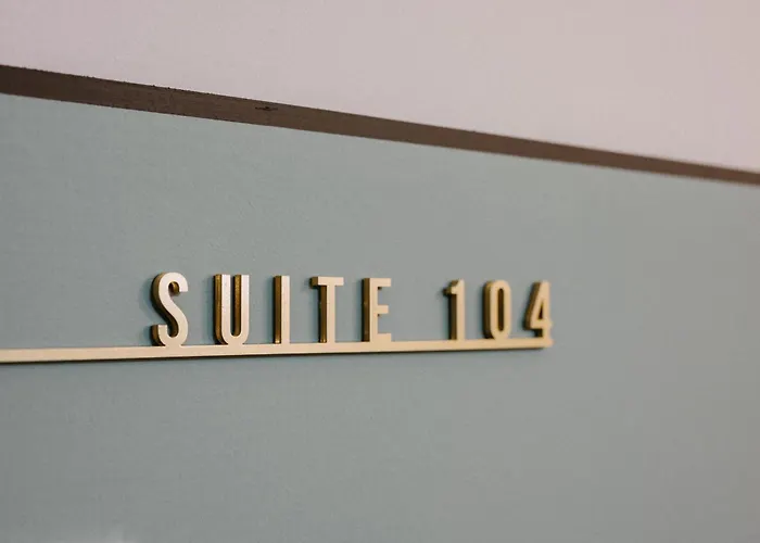 Elizabeth - Grand Family *