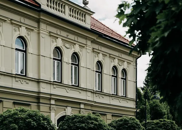 Elizabeth - Grand Family 슬로벤 그라데츠