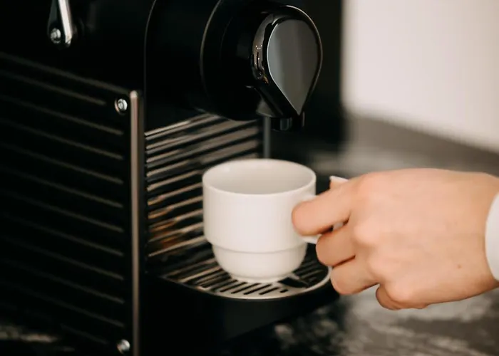 Elizabeth - Grand Family